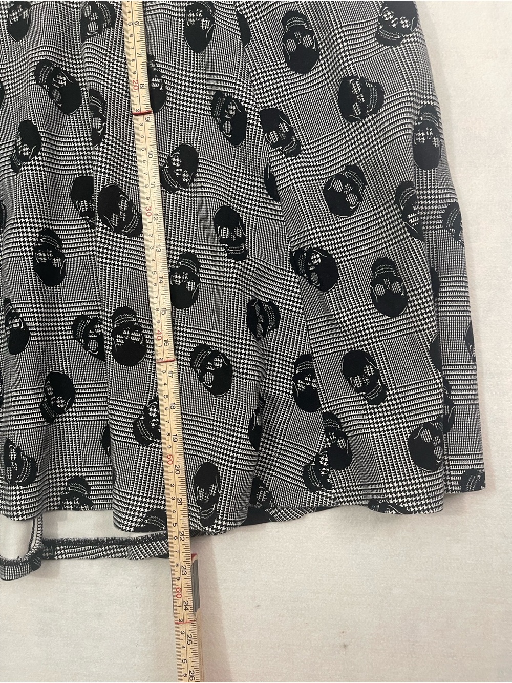Torrid Black & Gray Plaid Skirt with Skull Print - Women’s size 2X - Picture 7 of 8
